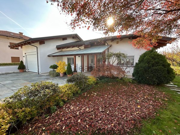 casa indipendente in vendita a Vignolo