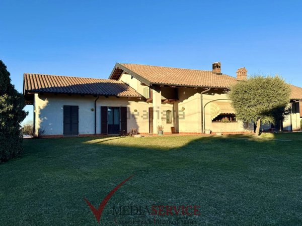 casa indipendente in vendita a Vignolo