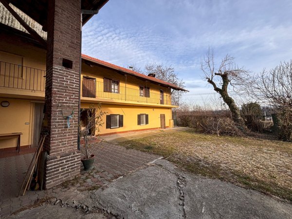 casa indipendente in vendita a Vignolo