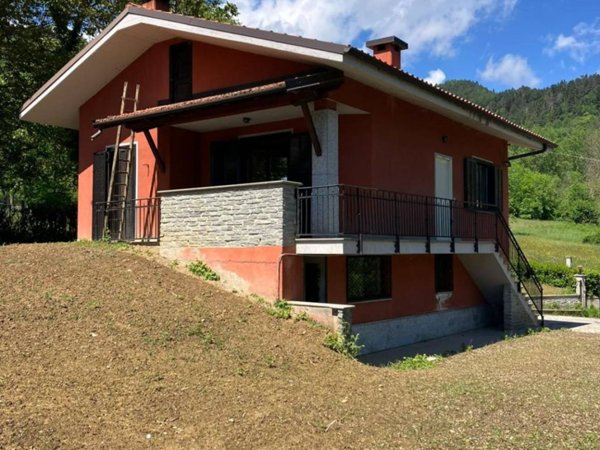 casa indipendente in vendita a Vignolo
