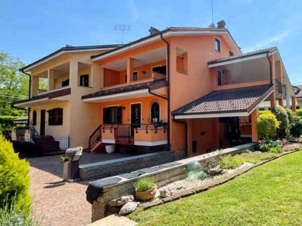 casa indipendente in vendita a Vignolo
