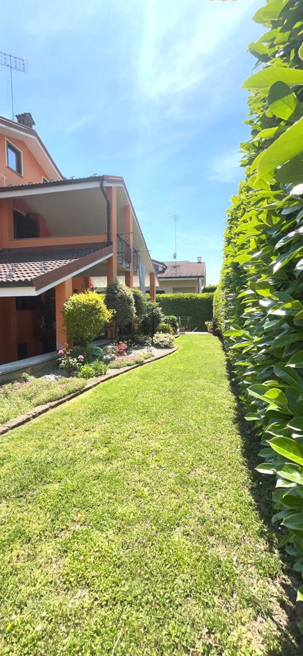 casa indipendente in vendita a Vignolo