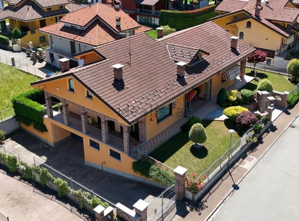 casa indipendente in vendita a Vignolo