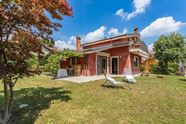 casa indipendente in vendita a Vignolo