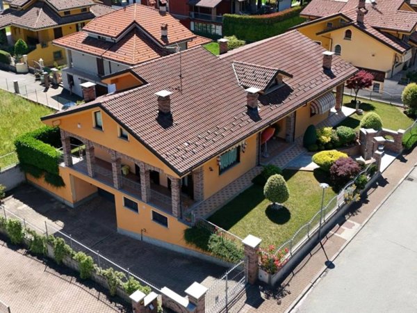 casa indipendente in vendita a Vignolo