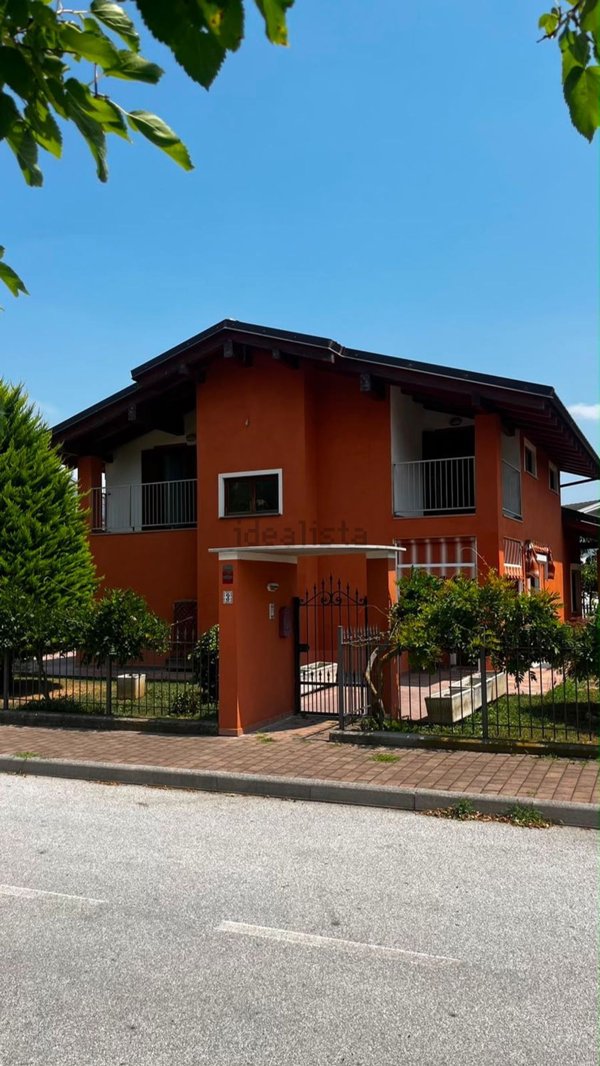 casa indipendente in vendita a Vignolo