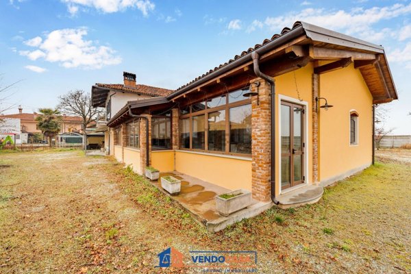 locale commerciale in vendita a Villafalletto