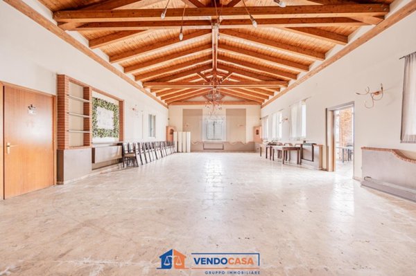 locale commerciale in vendita a Villafalletto