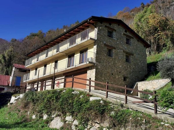 casa indipendente in vendita a Villanova Mondovì