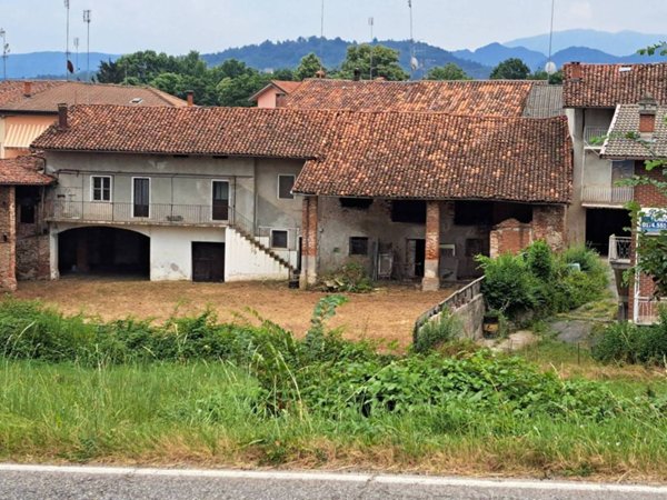 casa indipendente in vendita a Villanova Mondovì