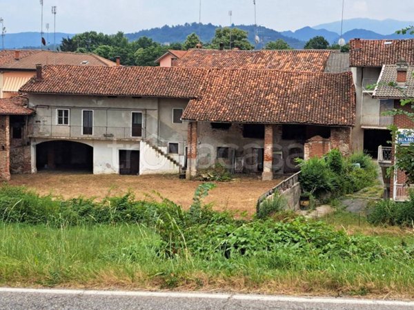 casa indipendente in vendita a Villanova Mondovì in zona Dossi
