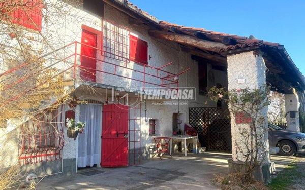 casale in vendita a Villanova Mondovì in zona Madonna del Pasco