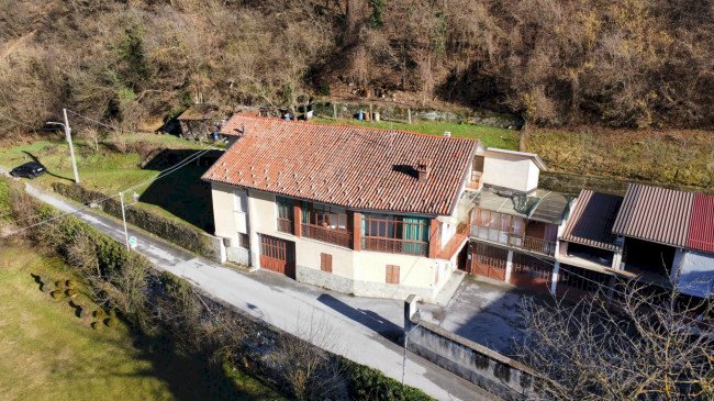 casa indipendente in vendita a Villanova Mondovì
