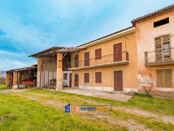 casale in vendita a Villanova Mondovì
