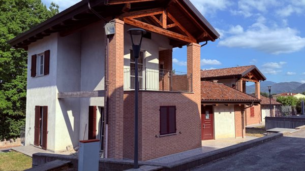 casa indipendente in vendita a Villanova Mondovì in zona Branzola