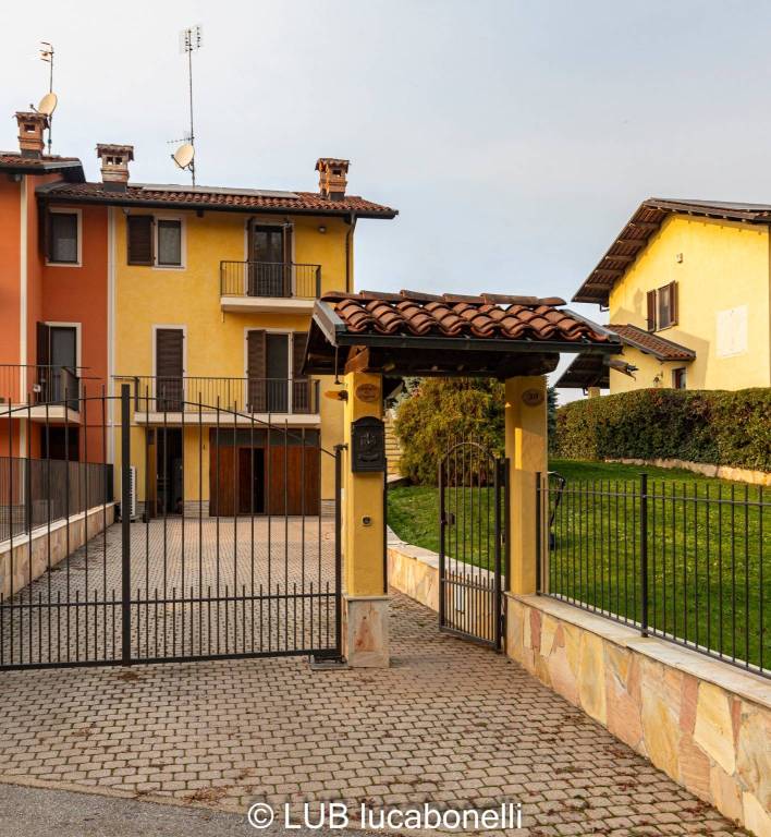 casa indipendente in vendita a Villanova Mondovì in zona Branzola