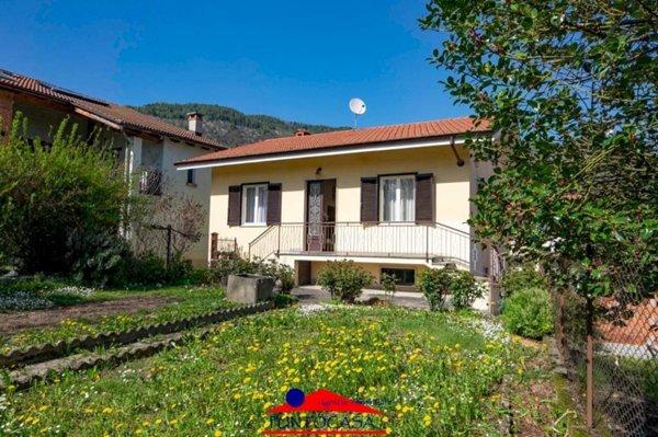 casa indipendente in vendita a Villar San Costanzo