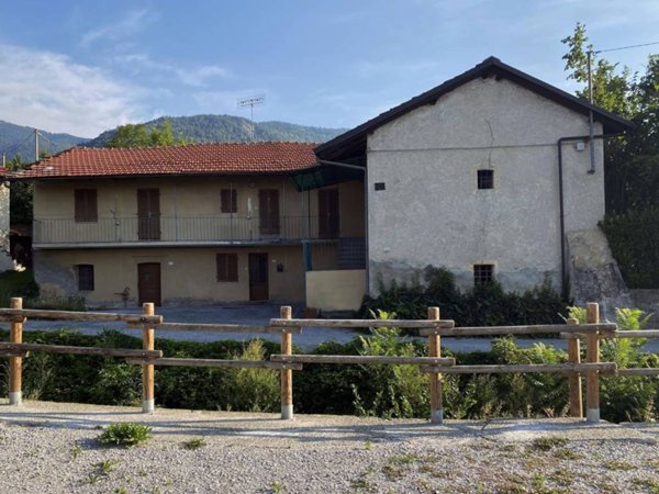casa indipendente in vendita a Villar San Costanzo