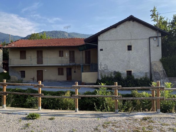 casa indipendente in vendita a Villar San Costanzo
