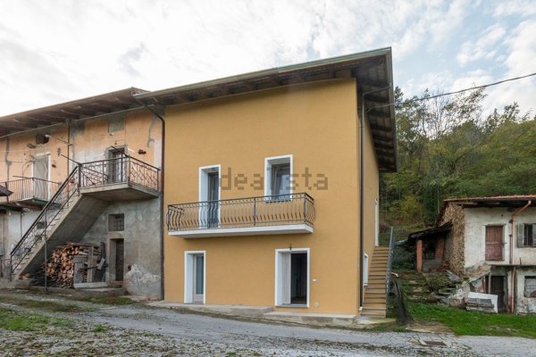 casa semindipendente in vendita a Villar San Costanzo in zona Artesio