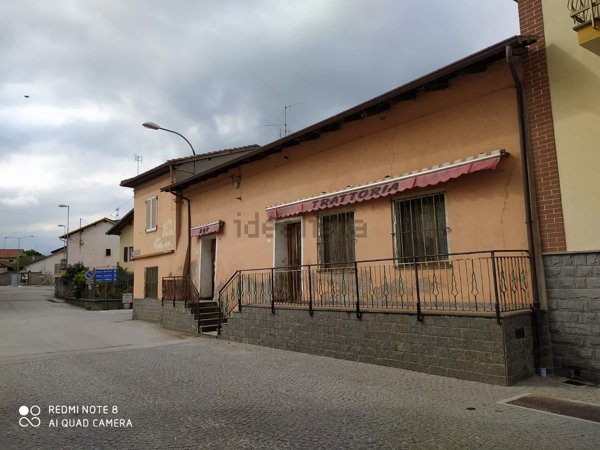 esavano in vendita a Villar San Costanzo