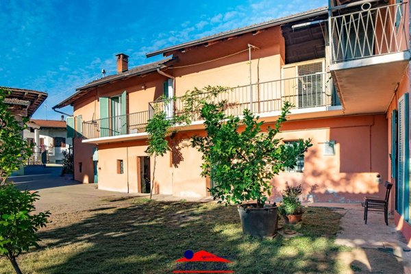 casale in vendita a Villar San Costanzo in zona Artesio