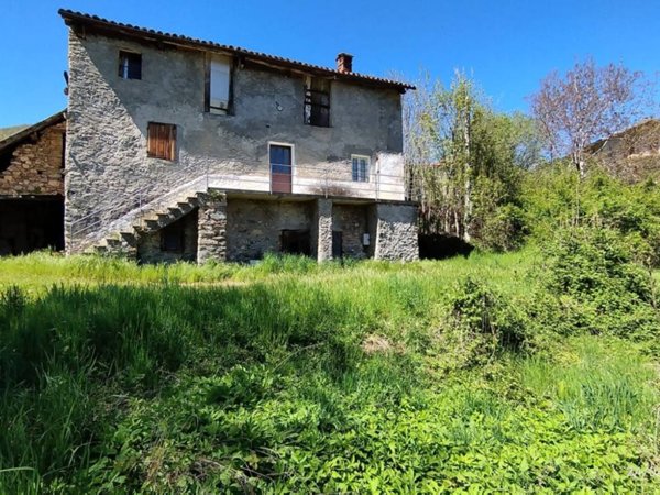 casa indipendente in vendita a Viola