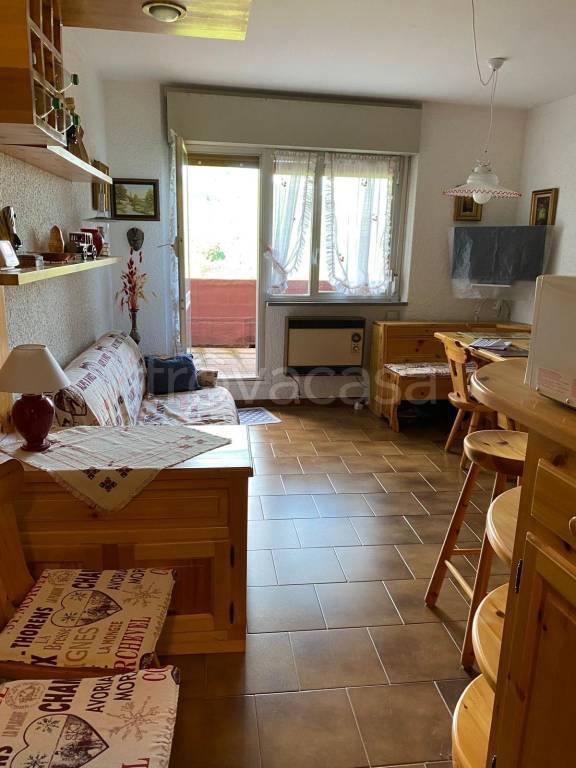 appartamento in vendita a Viola