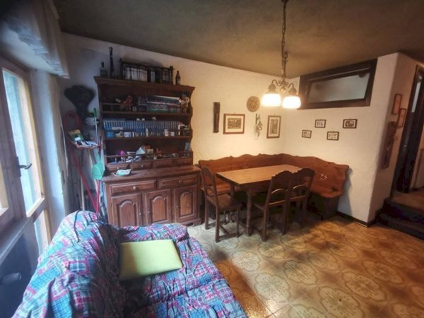 appartamento in vendita a Viola