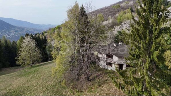 casa indipendente in vendita a Viola