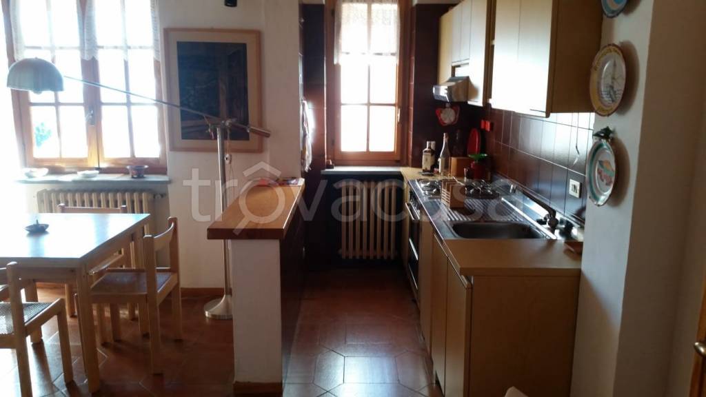 appartamento in vendita a Viola
