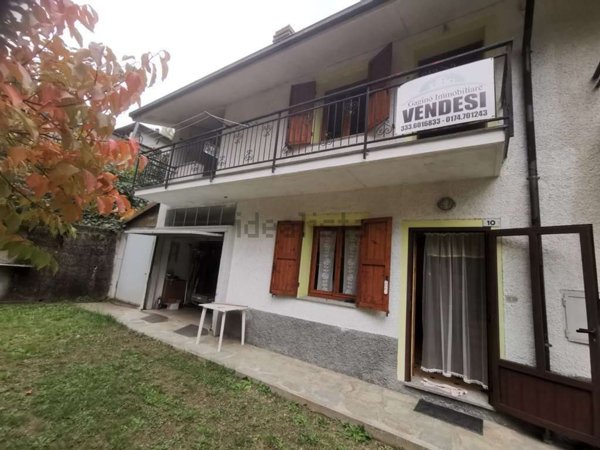 casa indipendente in vendita a Viola