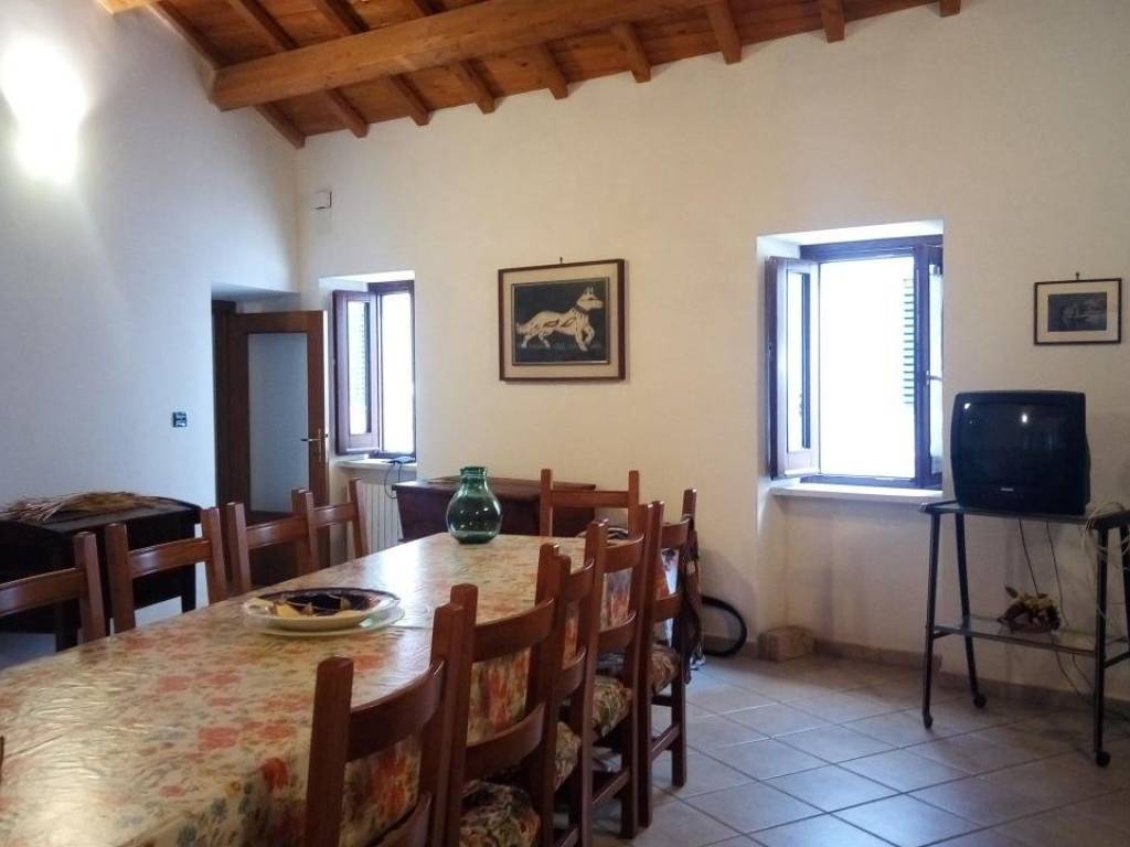 casa indipendente in vendita ad Abbateggio