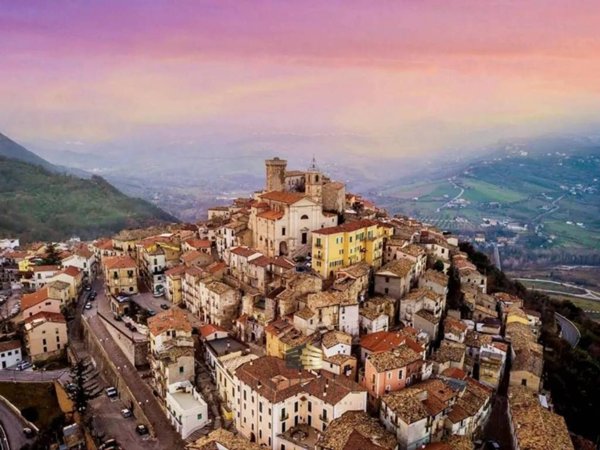 casa indipendente in vendita ad Abbateggio