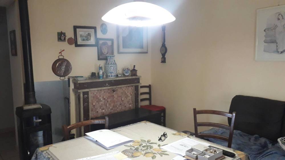 casa indipendente in vendita ad Abbateggio