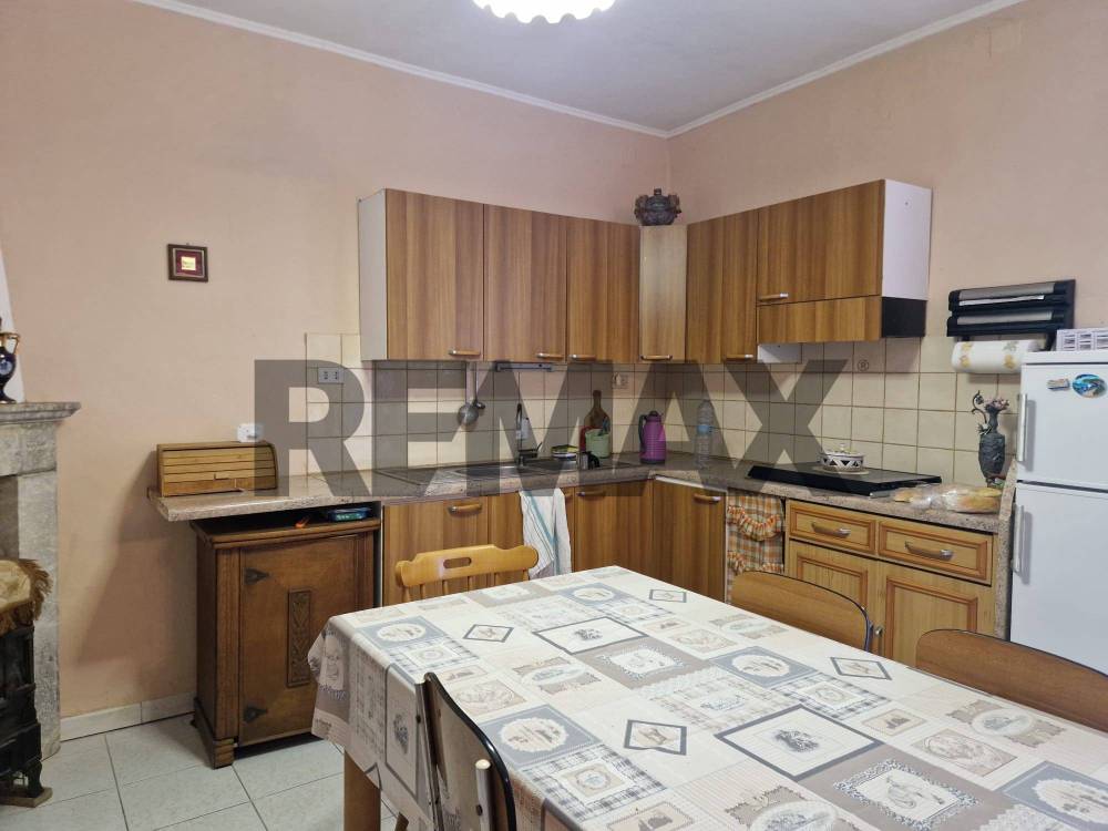 casa indipendente in vendita ad Abbateggio