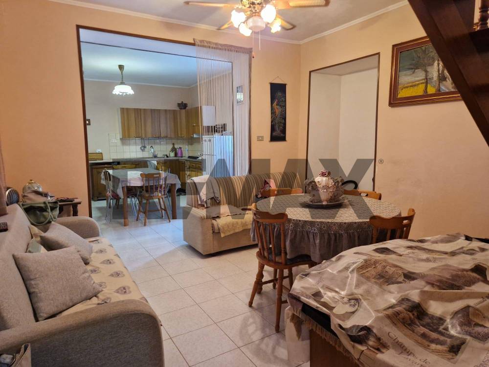 casa indipendente in vendita ad Abbateggio