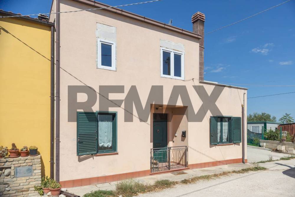 casa indipendente in vendita ad Abbateggio