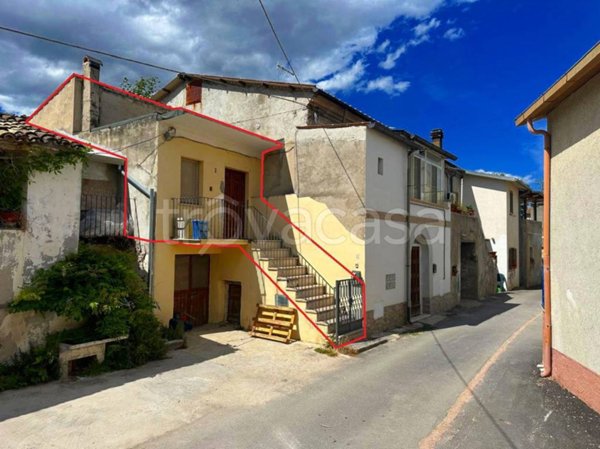 appartamento in vendita ad Alanno in zona Ticchione
