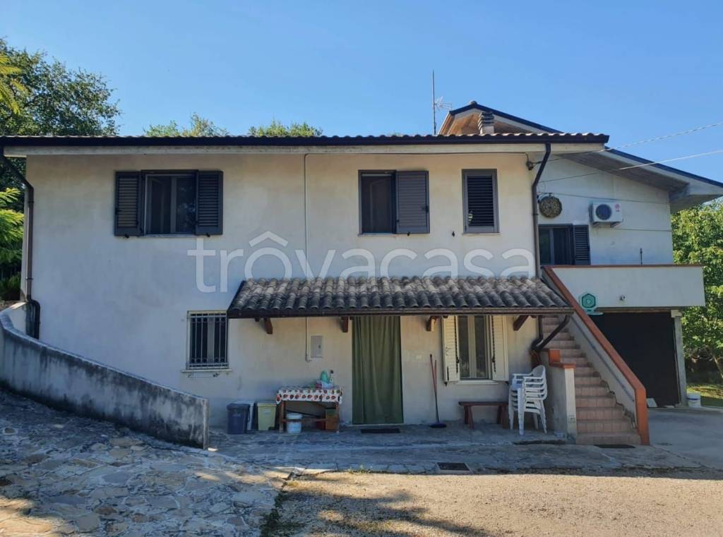 casa indipendente in vendita ad Alanno