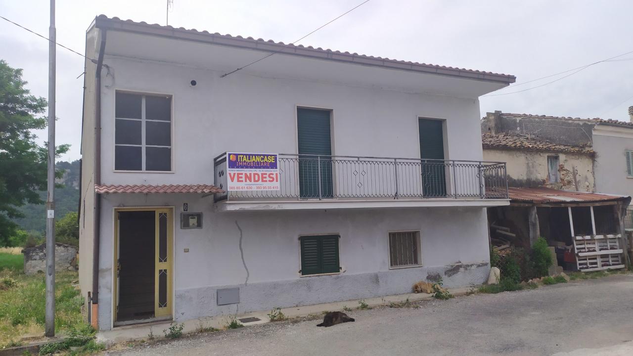 casa indipendente in vendita ad Alanno