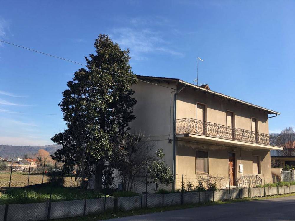 casa indipendente in vendita ad Alanno