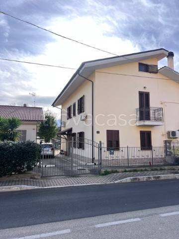 casa indipendente in vendita ad Alanno