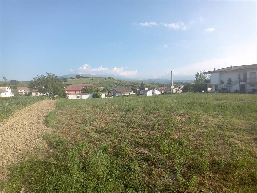 terreno edificabile in vendita ad Alanno