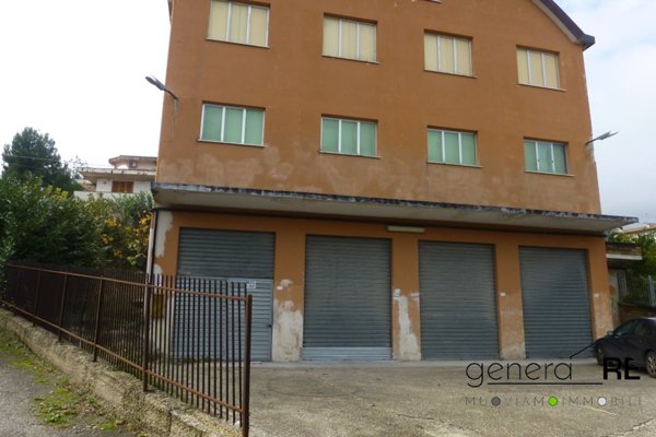 locale commerciale in vendita ad Alanno