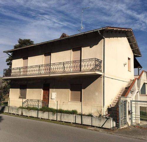 casa indipendente in vendita ad Alanno