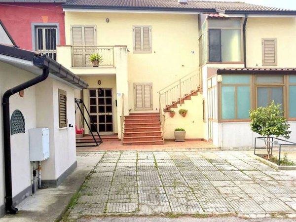 casa indipendente in vendita ad Alanno in zona Oratorio