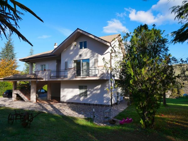 casa indipendente in vendita ad Alanno