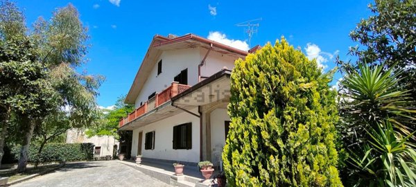 casa indipendente in vendita ad Alanno