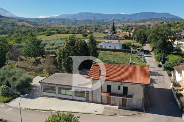 casa indipendente in vendita ad Alanno